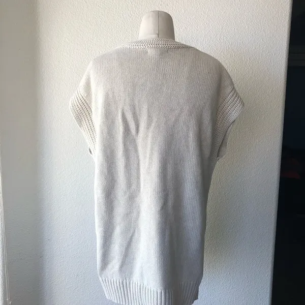 Gap sweater vest cream in color never worn NWOT oversized coastal grandma - Image 2