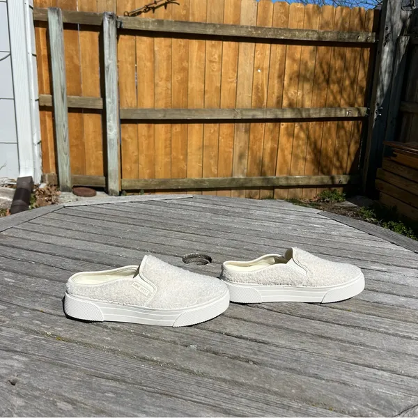 Nine West Hazel Womens 8.5 Mules Ivory Faux Fur Casual Comfort Slip On Shoes‎ - Image 2