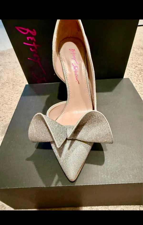 Gianni Bini Quincy Platform Pumps in Bone Blanc - Image 8