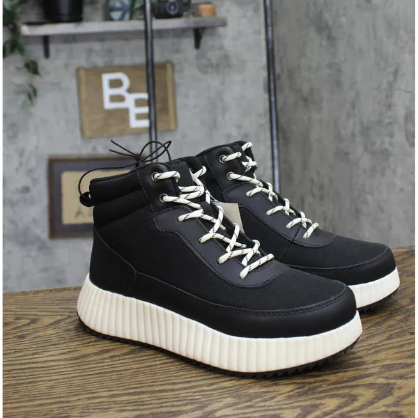 NWT Universal Thread Womens Shyla Platform Hiker Boots 91308329 Black 7M - Image 5
