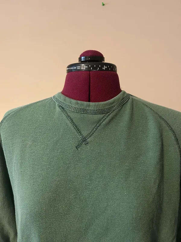 Old navy long sleeve sweater - Image 3