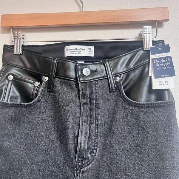 NWT Abercrombie & Fitch Curve Love Ankle Straight Ultra High-Rise Jeans - Image 5