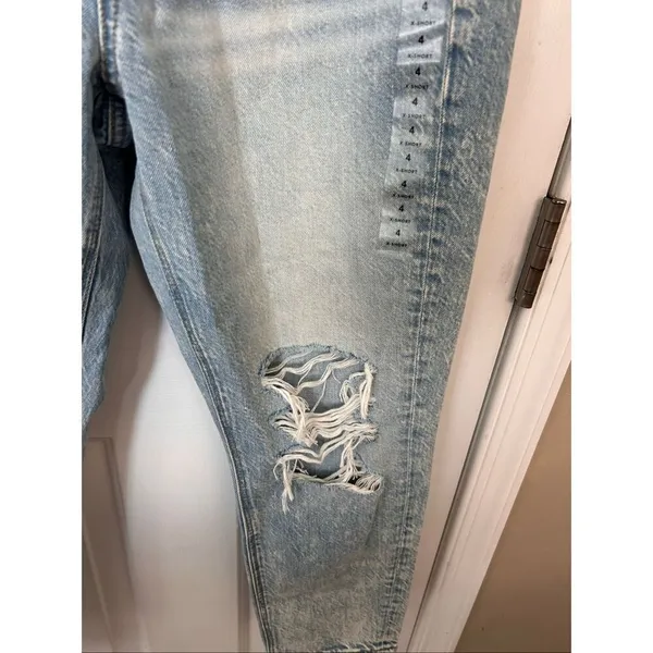 American eagle light blue mom fit short jeans size 4S ripped distressed - Image 3
