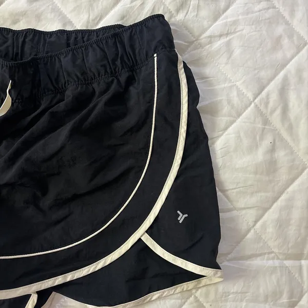 Old Navy Black Active Shorts - Image 3