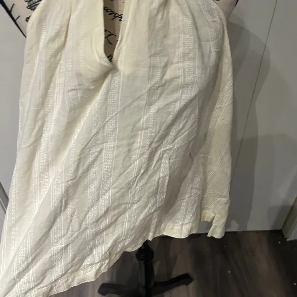 Universal Thread Cream Sleeveless Halter Blouse - Image 3