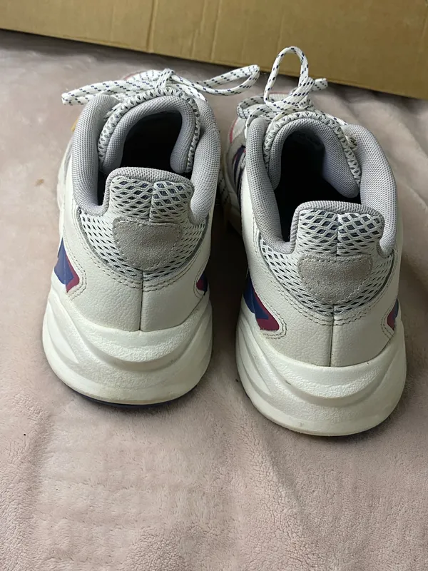 Adidas Women Running Shoes Size 8 - Image 3