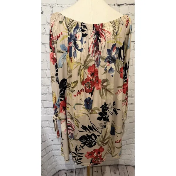 Venus off-the-shoulder long-sleeve tunic Dress with a Floral Print - Medium - Image 5