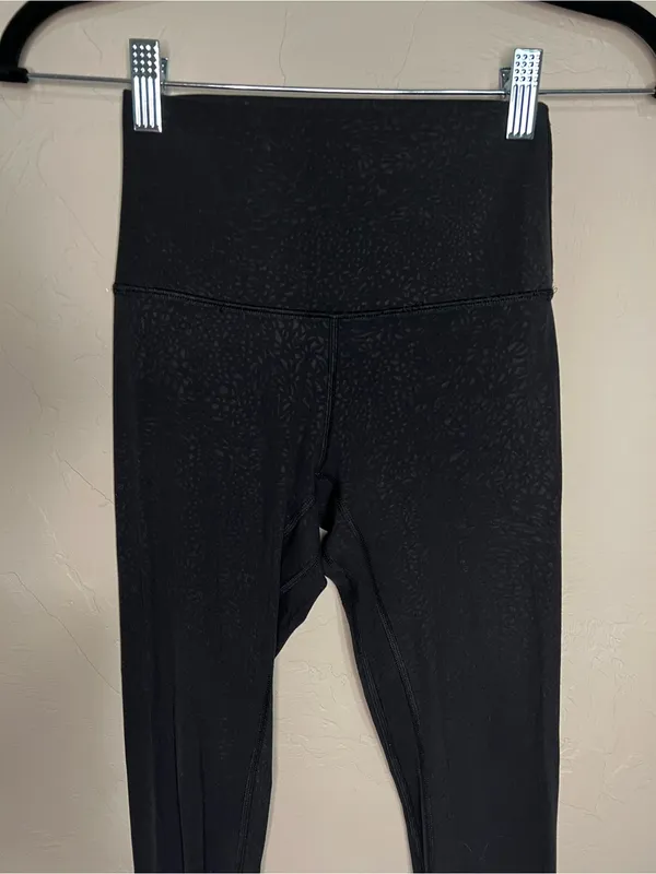 Lululemon Align High Rise‎ Leopard Daisy Embossed 7/8 Athletic Leggings - Image 4