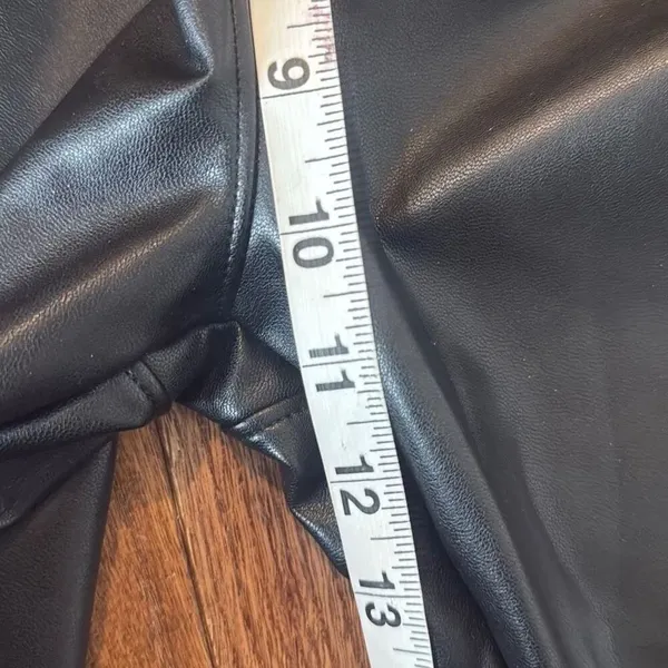 Abercrombie & Fitch NWT black vegan leather leggings size s - Image 8