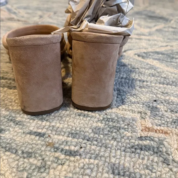 ALDO Women's Beautiful Classic Suede Slip On Block Tan Heel Sandals Size 9 - Image 8