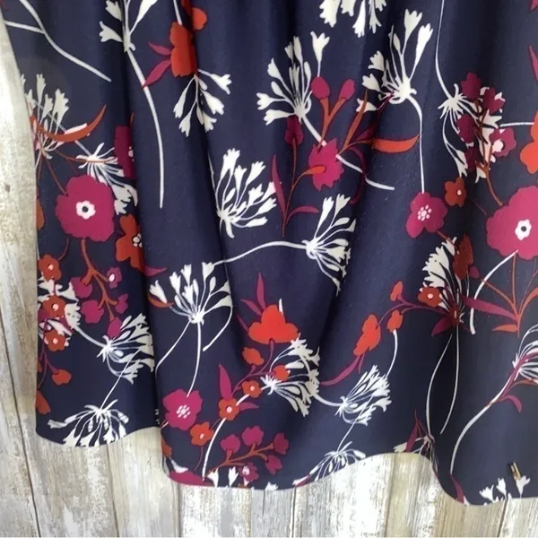 Tommy Hilfiger Navy Floral Sleeveless Blouse •Small - Image 3