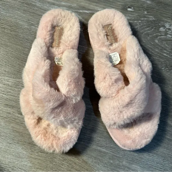 Koolaburra by Ugg Pink Faux Fur Slide Sandal Slippers - Image 3