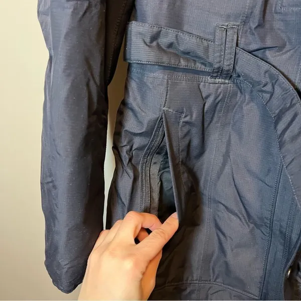 The North Face Women’s Navy Blue‎ Parka Coat Medium Puffer - Image 7