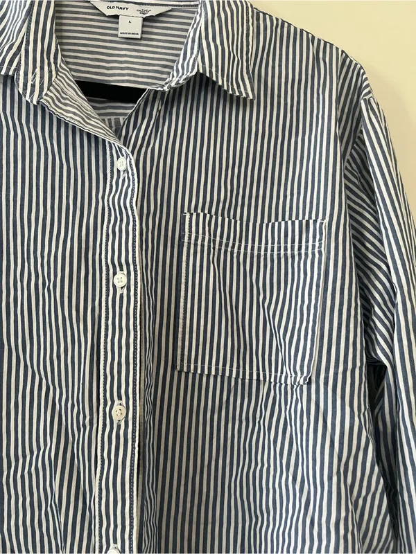 Old Navy Blue White Stripe 100% Cotton Shirt Large Coastal Nautical Preppy - Image 3
