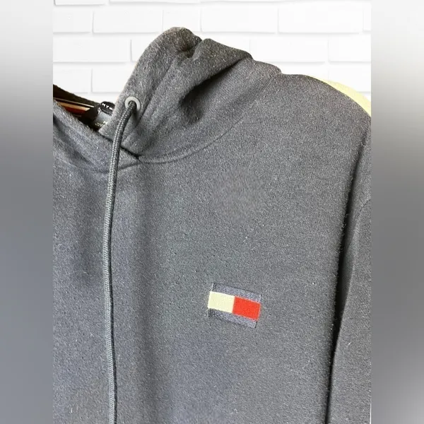 Tommy Hilfiger Women's Medium‎ Hoodie Cropped Fit Preppy Logo Hooded - Image 2