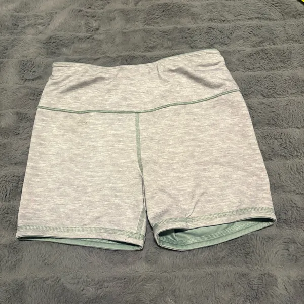 Reversible Sage Green Athletic Shorts Women’s Small Stretch Workout - Image 3