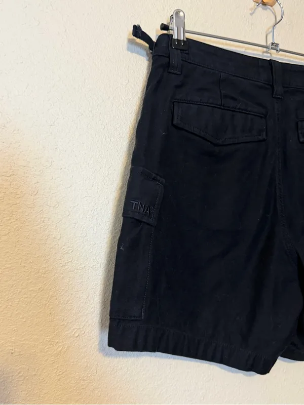 TNA from ARITZIA‎ Cargo Supply Mid-Thigh Shorts In Black Size 4 - Image 7