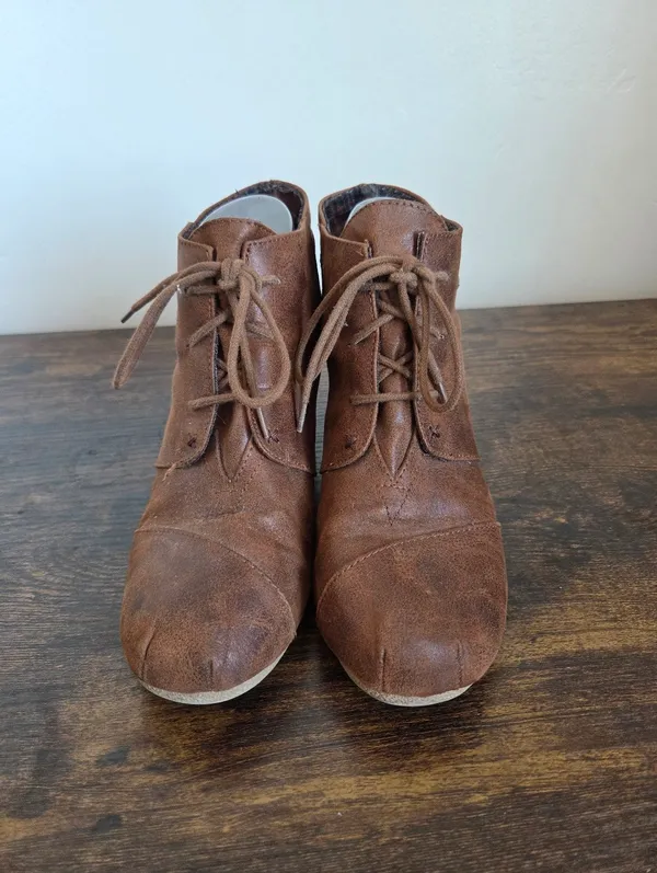 Maurices Cheri Lace Up Wedge Bootie Ankle Boot Brown Boho Indie Size 8 *flawed* - Image 2