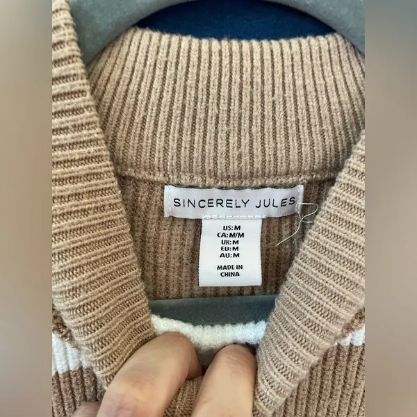 Sincerely Jules Cropped oversize Sweater size medium - Image 5