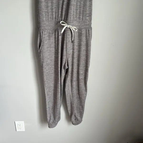 Vuori Lux Harem Jumpsuit in Heather gray Small - Image 6