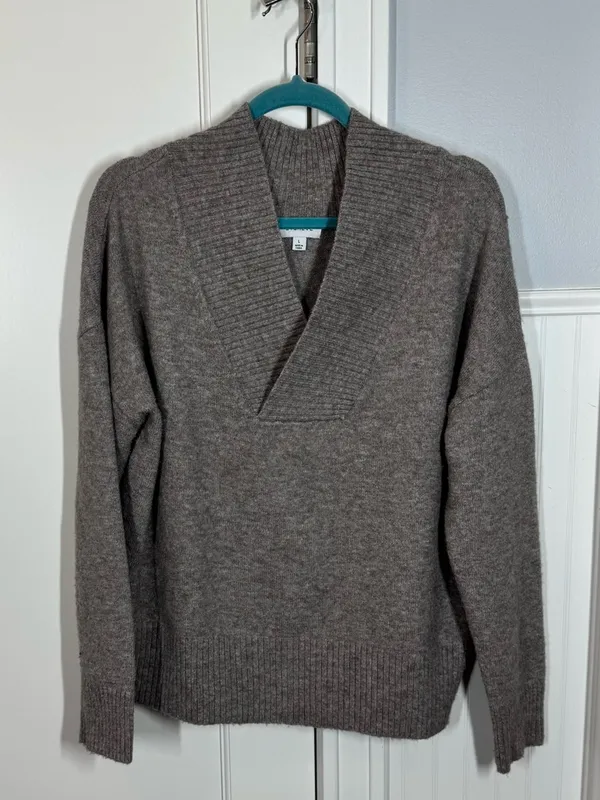 Evereve Taupe Tan Sweater V Neck‎ Shawl Collar Size Large Oversized Neutral - Image 2