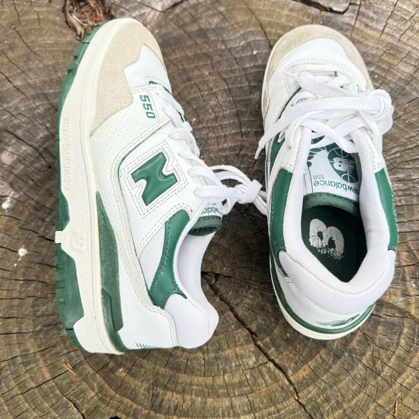 New Balance Men's 550 men’s Sneaker, shoes size 5.5 - Image 4