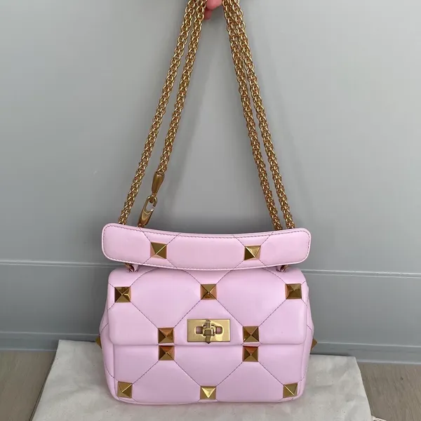 Valentino Garavani Roman Stud Medium Quilted Chain Shoulder Bag - Image 4