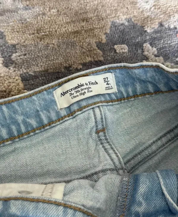 Abercrombie Jeans - Image 2