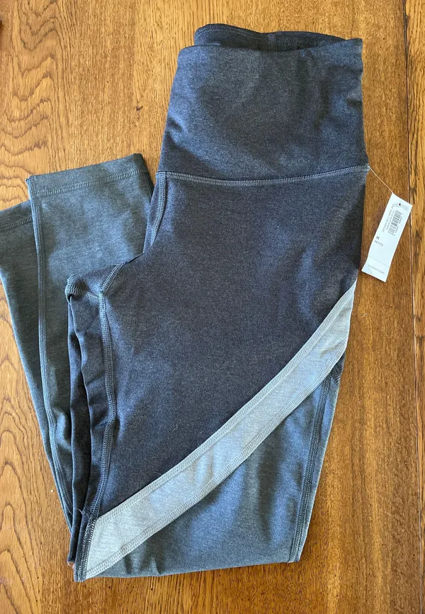 Old Navy Active Go-Dry Striped Leggings - Image 2
