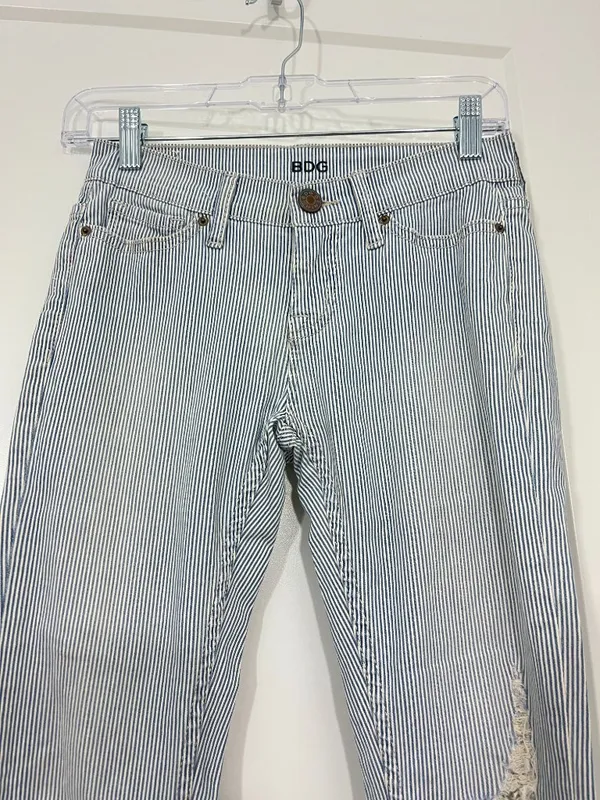 BDG Urban Outfitters Blue Size 24 Mid-Rise Cigarette Ankle Striped Jeans - Image 2