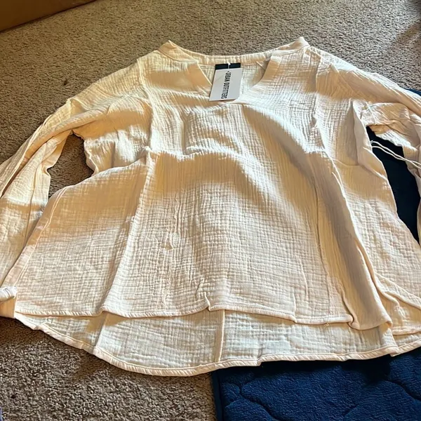NWT urban outfitters lumiere blouse M‎ - Image 3