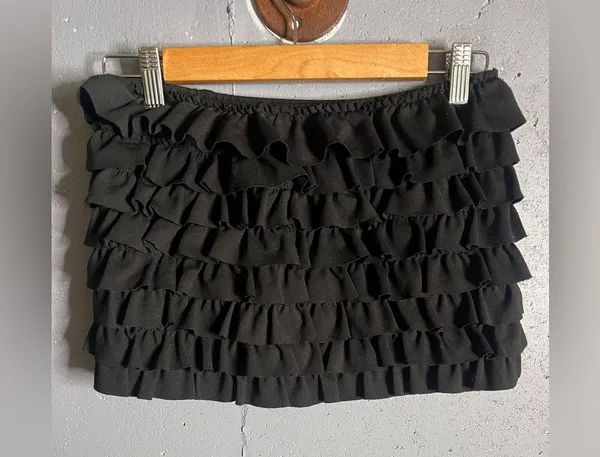 Edikted Blank Space Ruffled Mini Skirt in size Small - Image 5