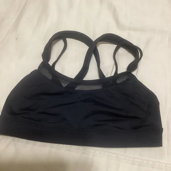 Lululemon Get  Down Bra size 4 black - Image 2