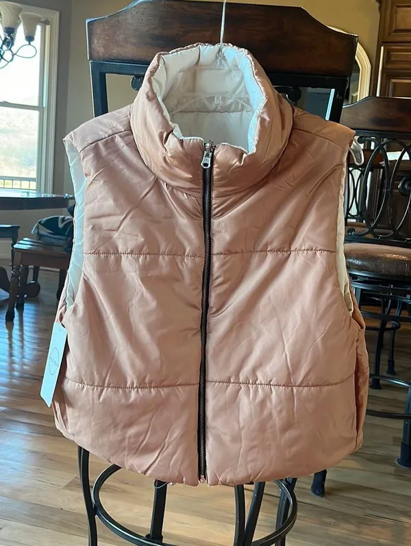 Vine and Valley Puffer Vest Reversible Cozy Zip Jacket Beige Tan Womens M New - Image 14