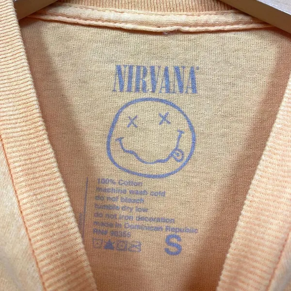 Nirvana Spell-Out Nevermind Smiley Face Grunge Tee Small - Image 4