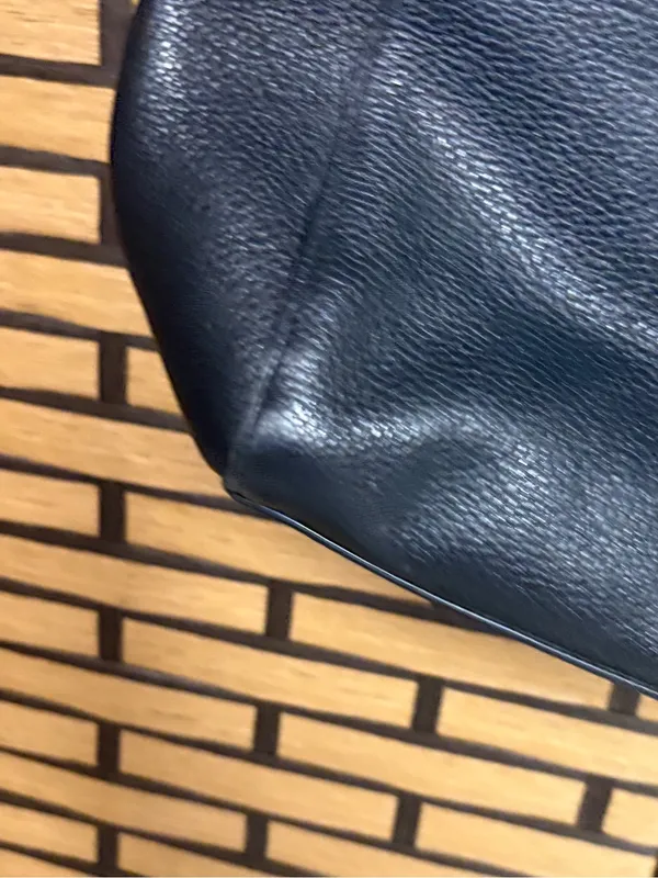 Coach Hallie black pebbled leather shoulder bag - Image 4