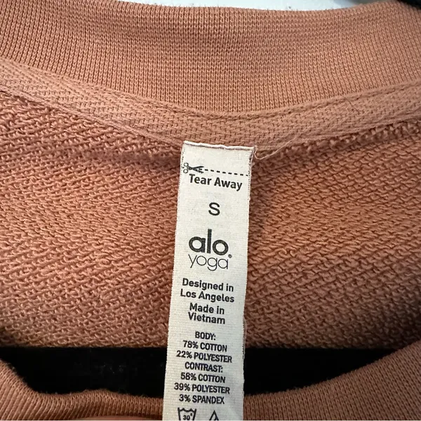 ALO Yoga Fade Distressed Pullover Crewneck Sweatshirt Womens Small Tan - Image 4