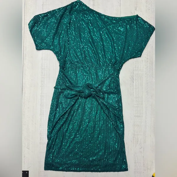 Women's Party Dress Sequined Pleated Short Sleeve Asymmetric Shoulder - Image 5