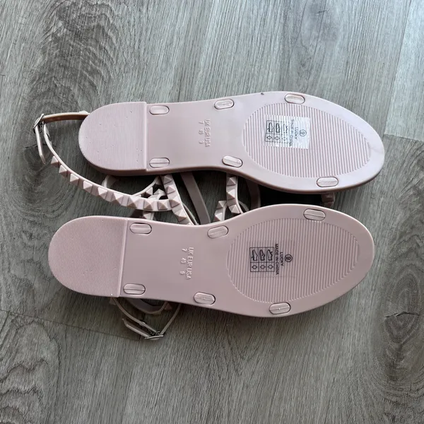 Nicole Miller Lucky Flat Jelly Nude Sandals Women’s 9 Strappy Pyramid Stud New - Image 3