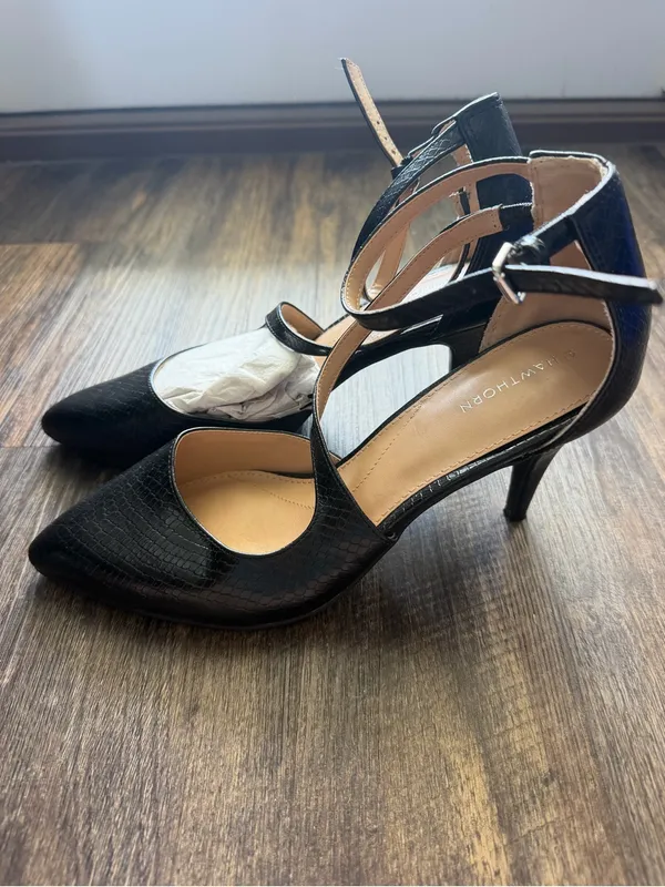 41 Hawthorn Black Ankle-Strap Pointed-Toe Heels NWOT no box - Image 4