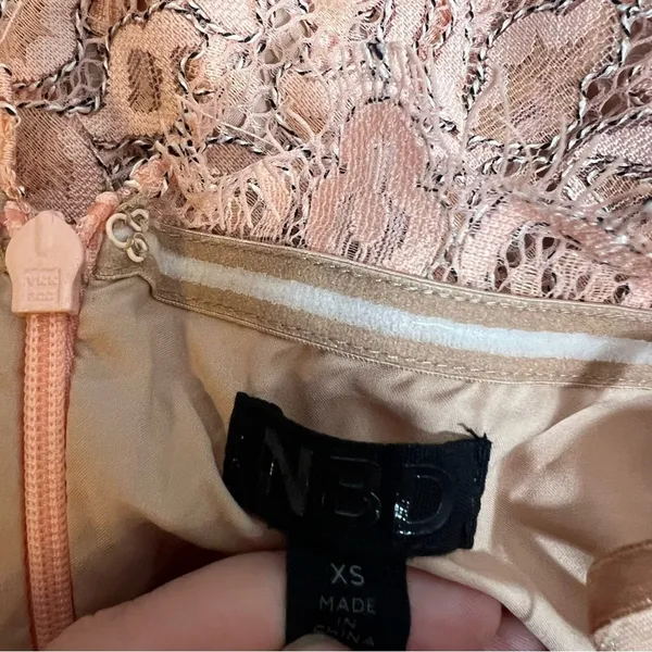 NBD Revolve Secrets Revealed Lace Asymmetrical Romper in Dusty Rose Sz XS - Image 7