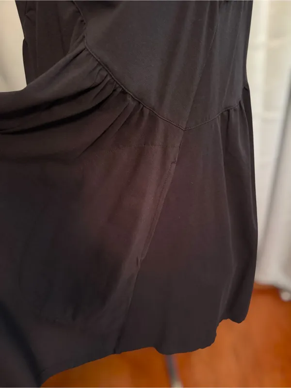 Black V-Neck Sleeveless Babydoll Flowy Mini Sundress - Image 4