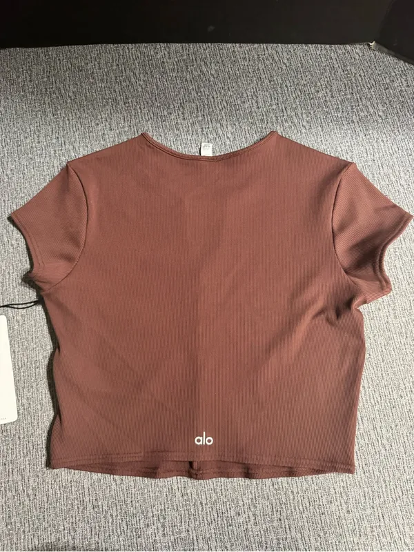 Alo Savvy Short Sleeve Rib Crop Top - Image 4