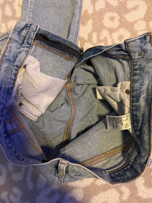 American Eagle Jeans - Image 4