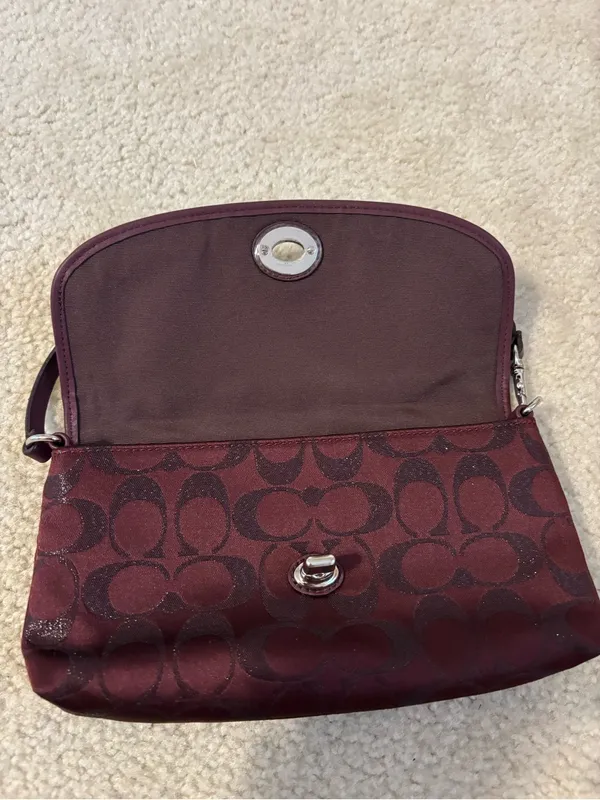 Coach Burgundy Signature Turnlock Shoulder Bag - Image 4