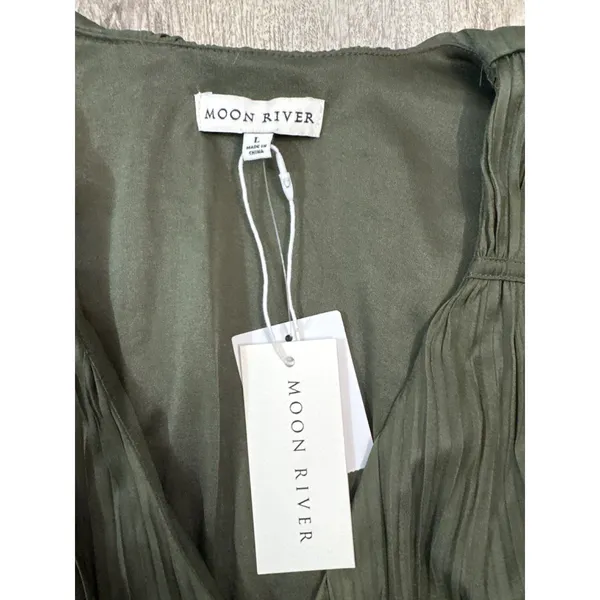 Moon River Olive Green Pleated Flutter Sleeve Tiered Midi Dress‎ NWT Size Large - Image 3