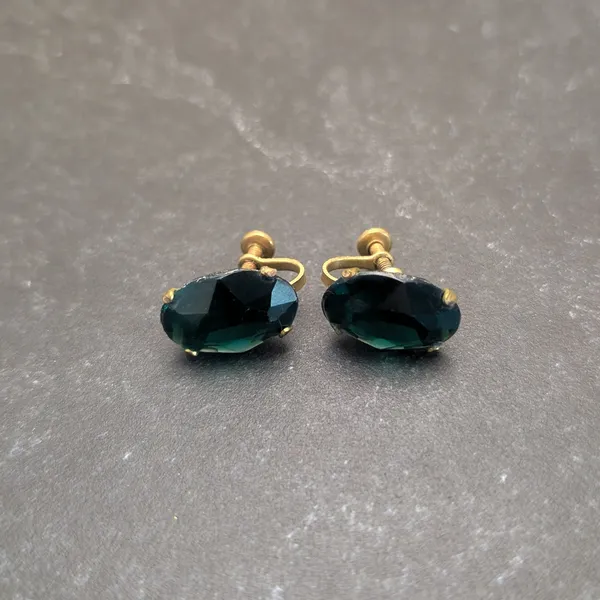Vintage Screw On Earrings 0.75" Large Dark Green Faceted Oval - Image 2