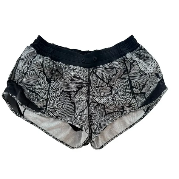 Lululemon Hotty Hot Shorts Size 6 2.5" Dottie Tribe Black White Run Gym Workout - Image 2