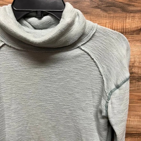 We‎ The Free XS turtleneck top - Image 4