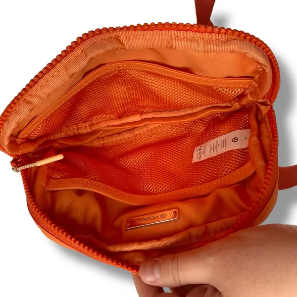 Lululemon Everywhere Belt Bag 1L Golden Apricot Warm Coral‎ Adjustable Strap - Image 4